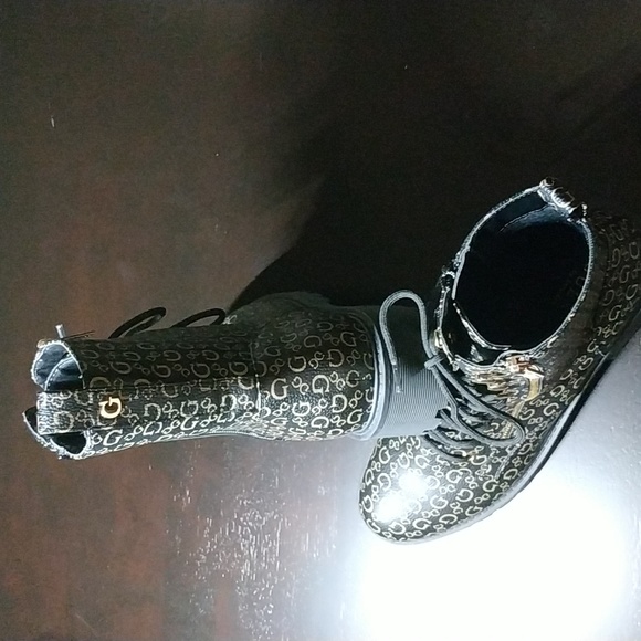 GUESS Size 11 - Picture 3 of 6